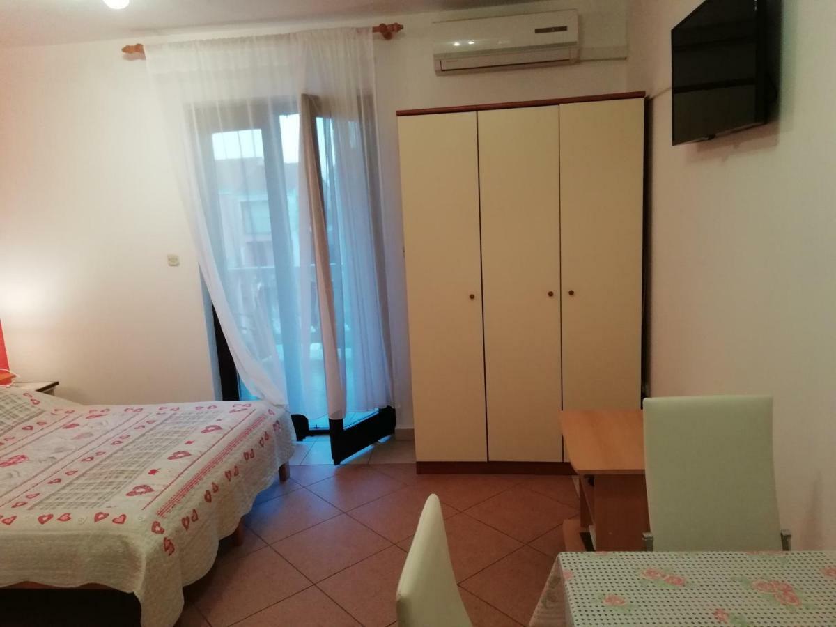 Apartment Plavia Biograd Biograd Na Moru Exteriör bild